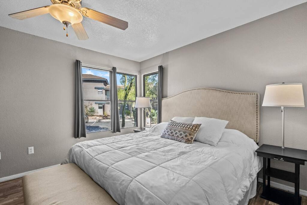 The Greens! 3br W/ Pool & Apartment Tucson