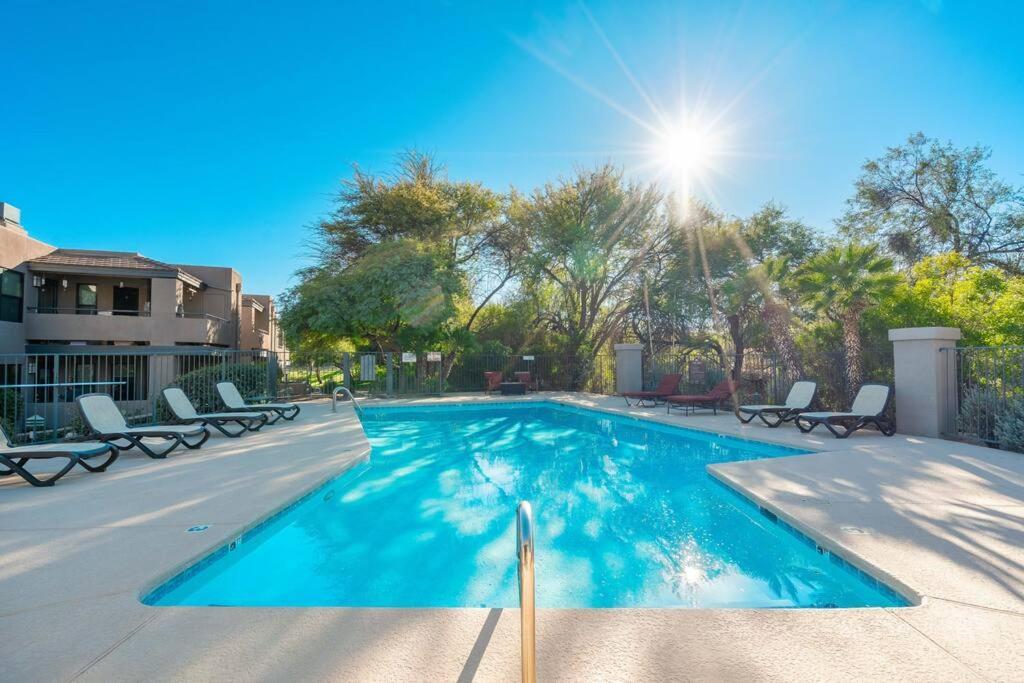 The Greens! 3br W/ Pool & Apartment Tucson