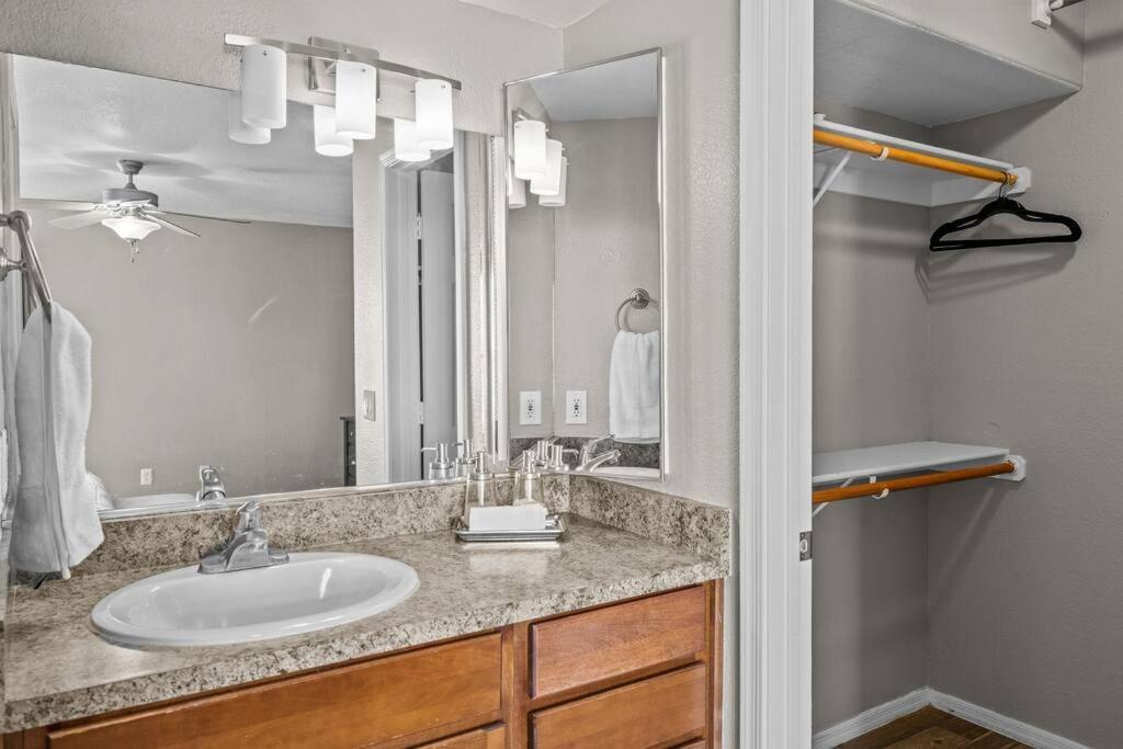 The Greens! 3br W/ Pool & Apartment